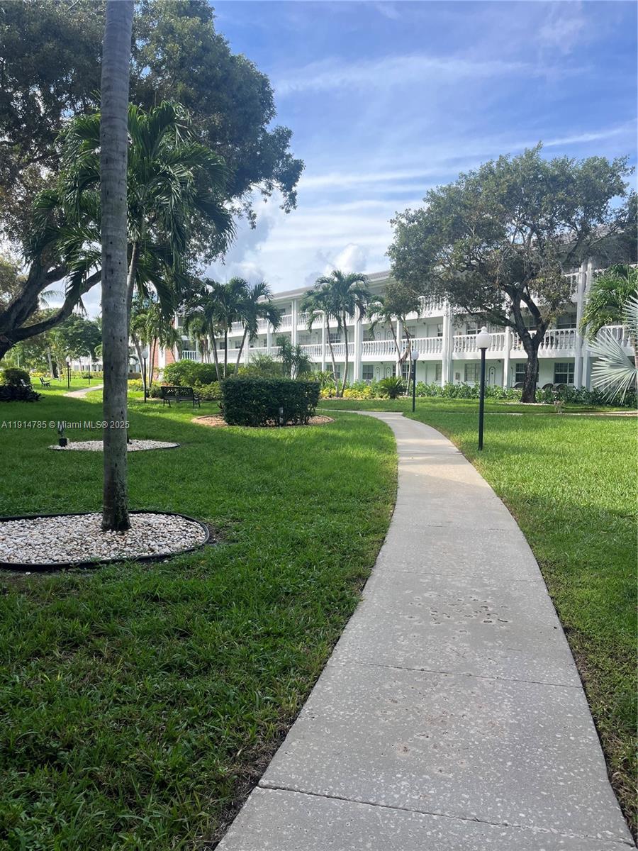 5208 NE 24th Ter # F109