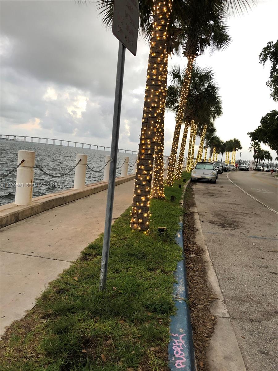 1408 Brickell Bay Dr # 302