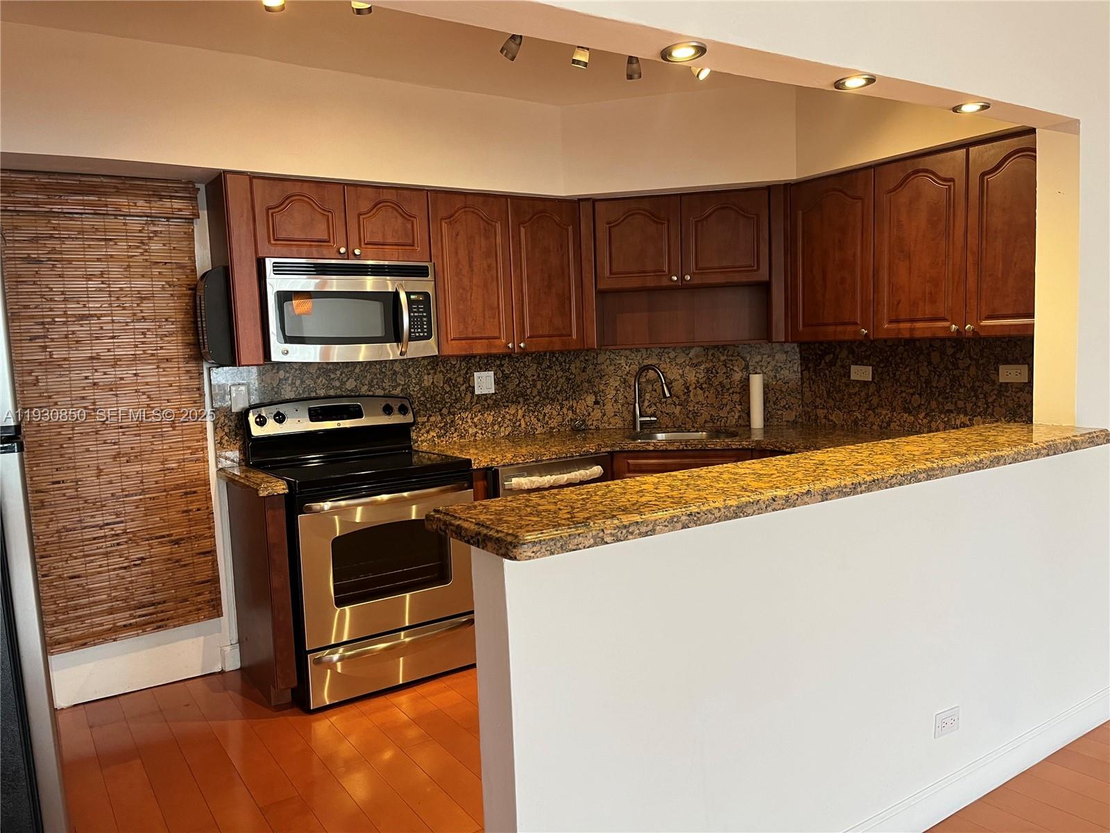 1408 Brickell Bay Dr # 302