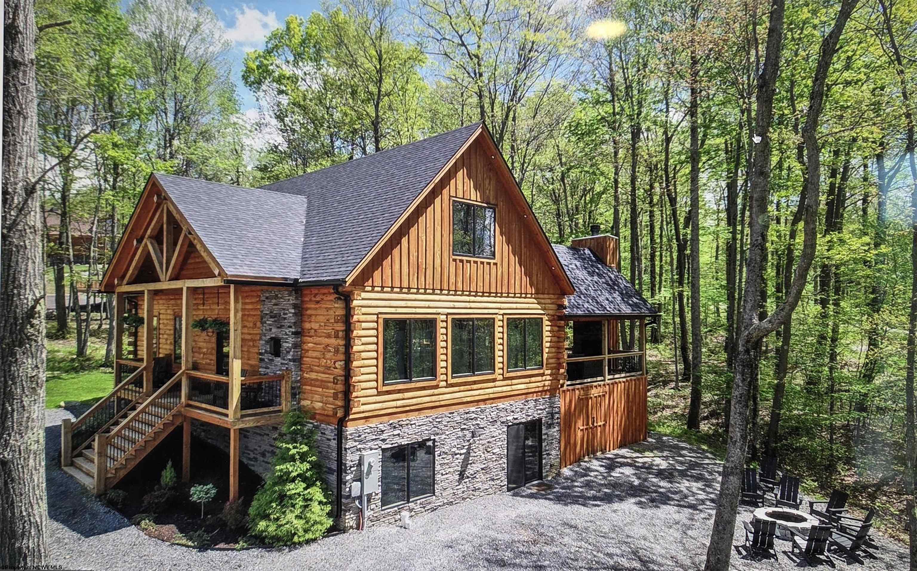 1067 N Camp Road, McHenry