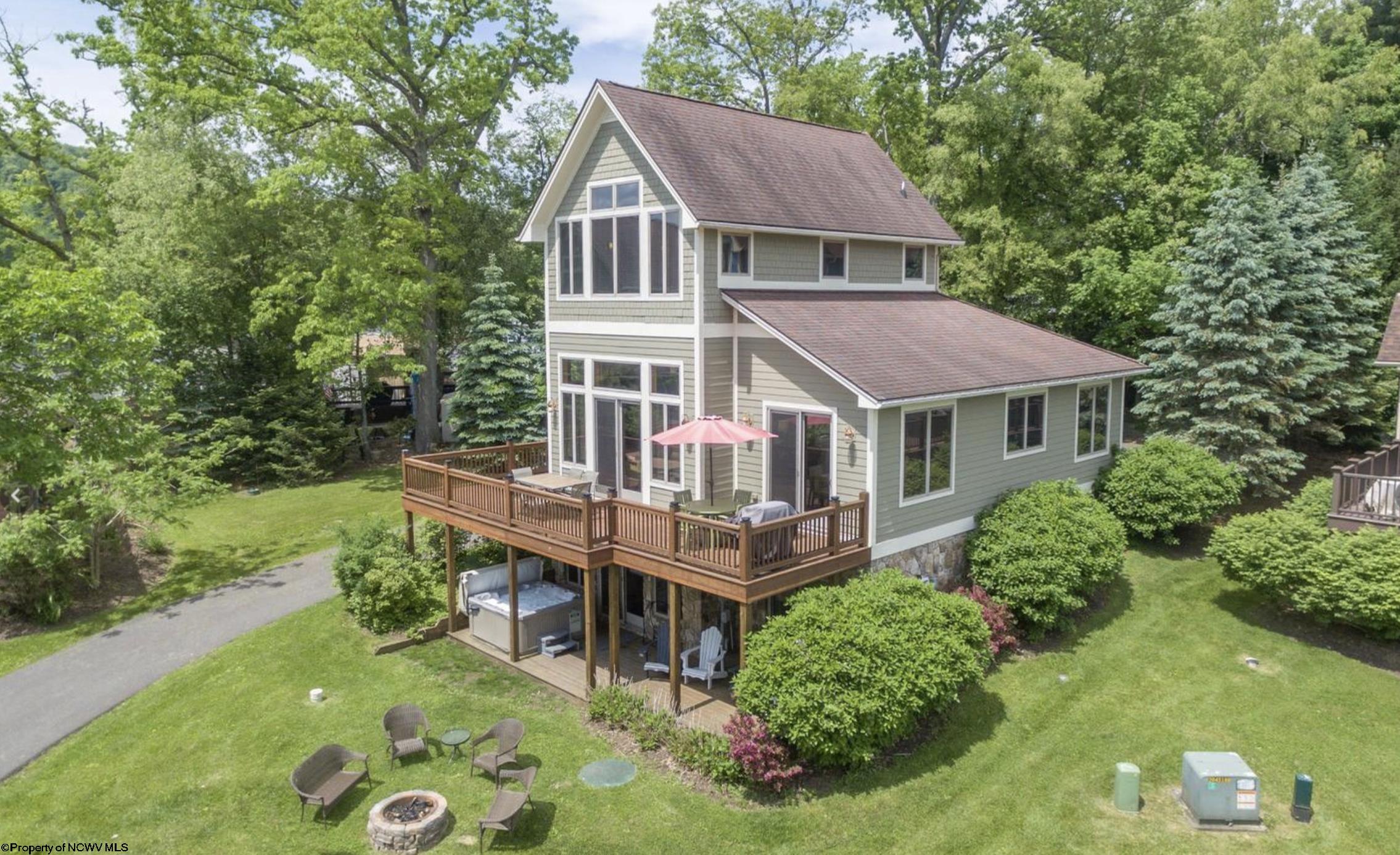 10 Walton Way, McHenry