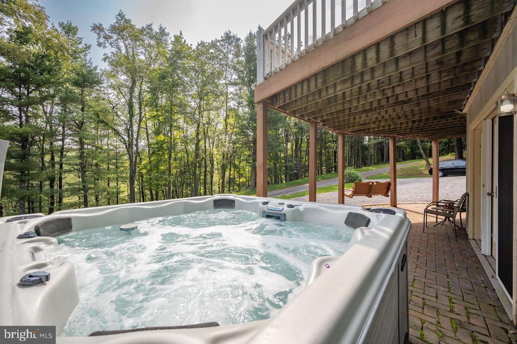 381 VALLEY VIEW DRIVE