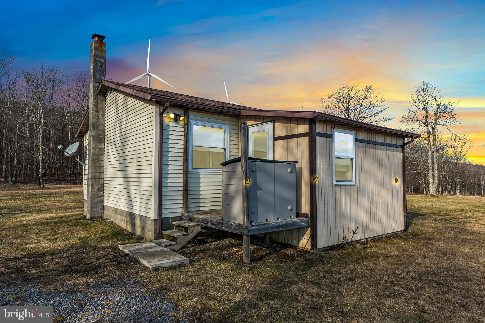 465 KING WILDESEN ROAD