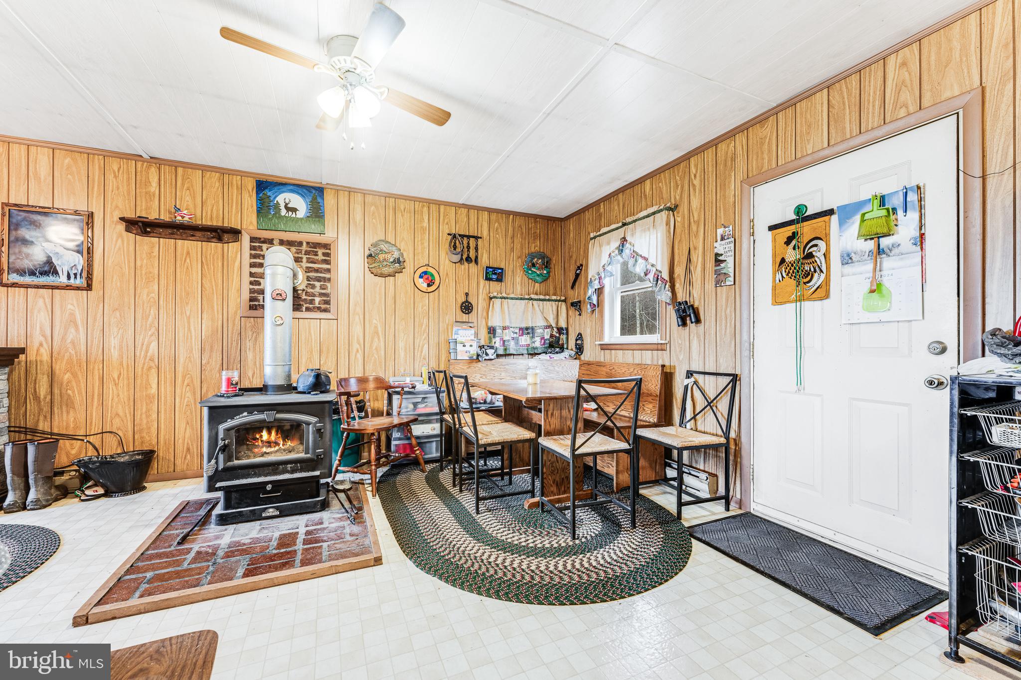 465 KING WILDESEN ROAD