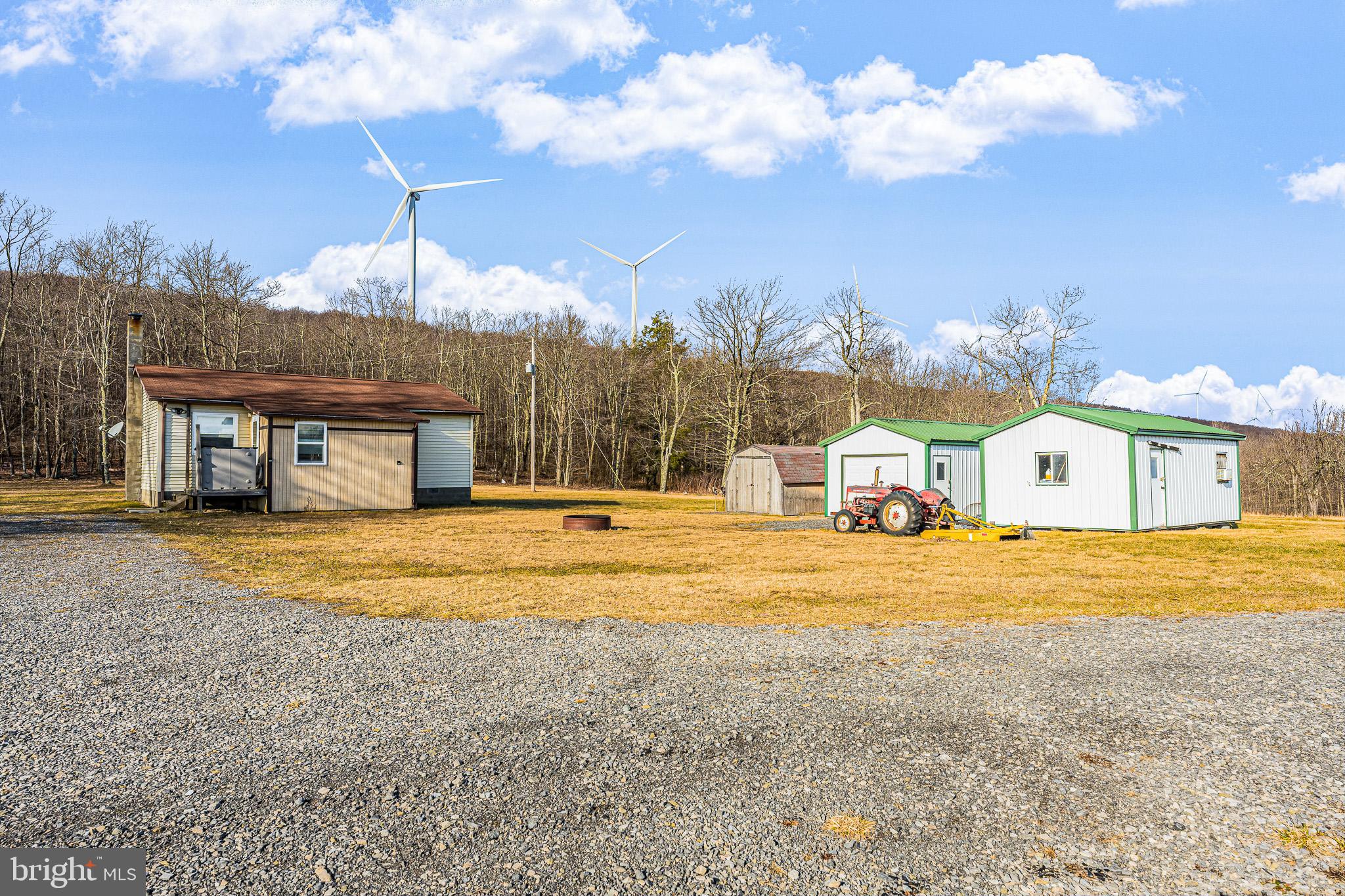 465 KING WILDESEN ROAD