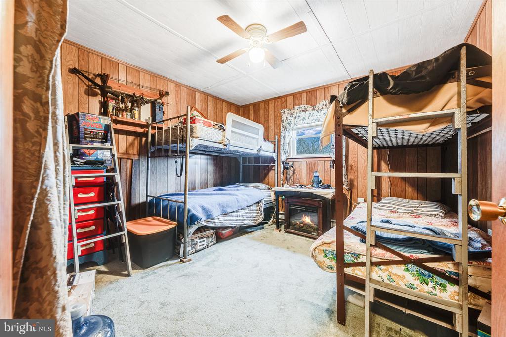465 KING WILDESEN ROAD
