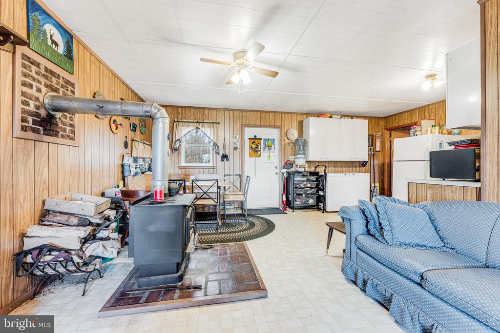 465 KING WILDESEN ROAD