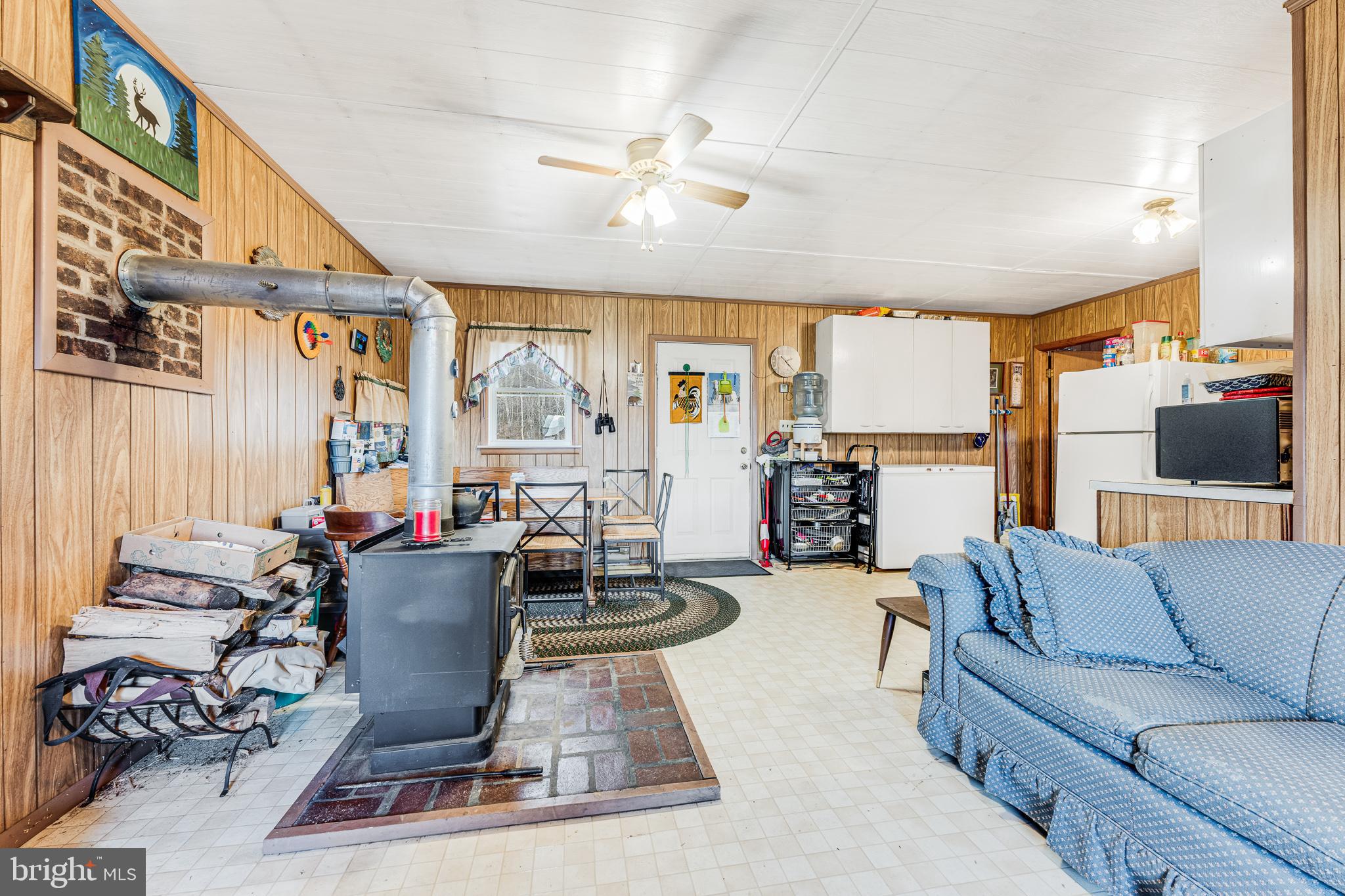465 KING WILDESEN ROAD