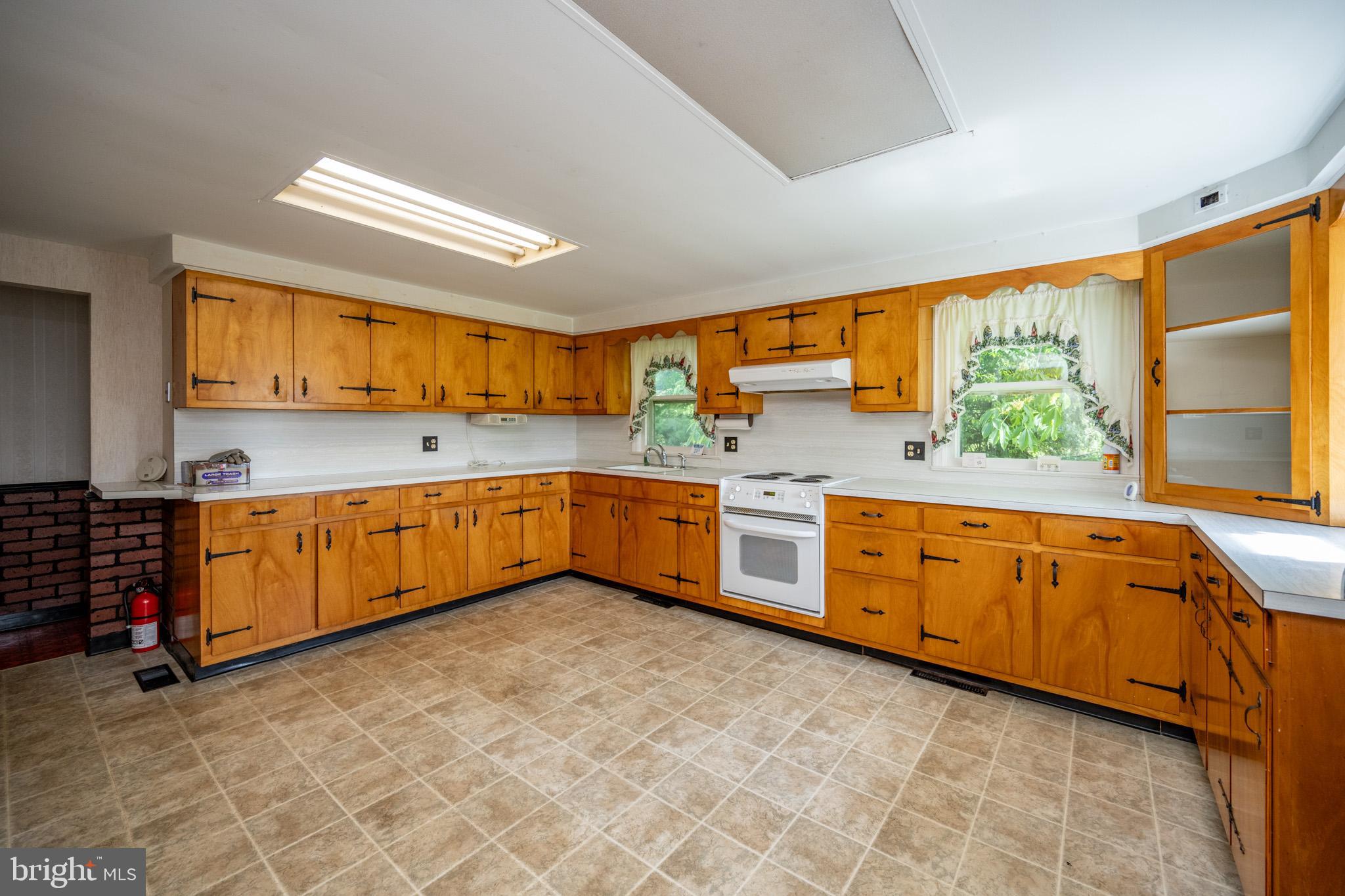 1073 GEORGE WASHINGTON HIGHWAY
