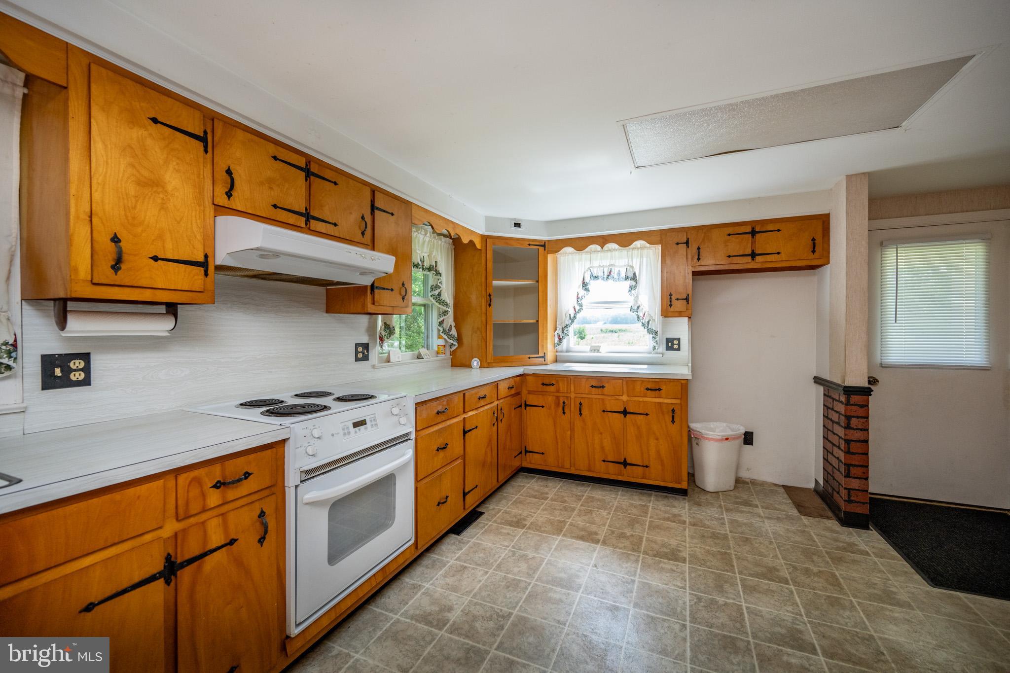 1073 GEORGE WASHINGTON HIGHWAY