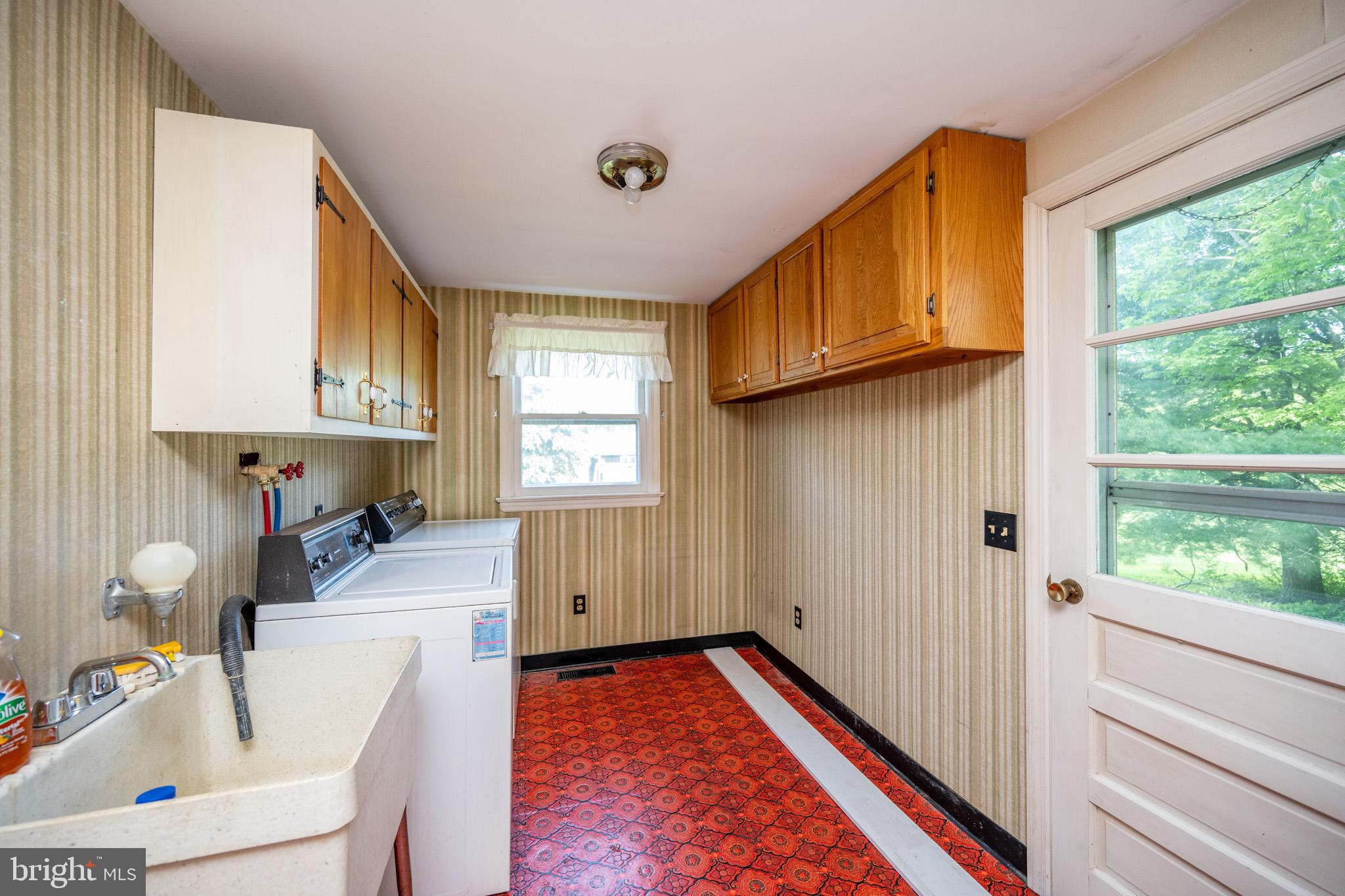 1073 GEORGE WASHINGTON HIGHWAY