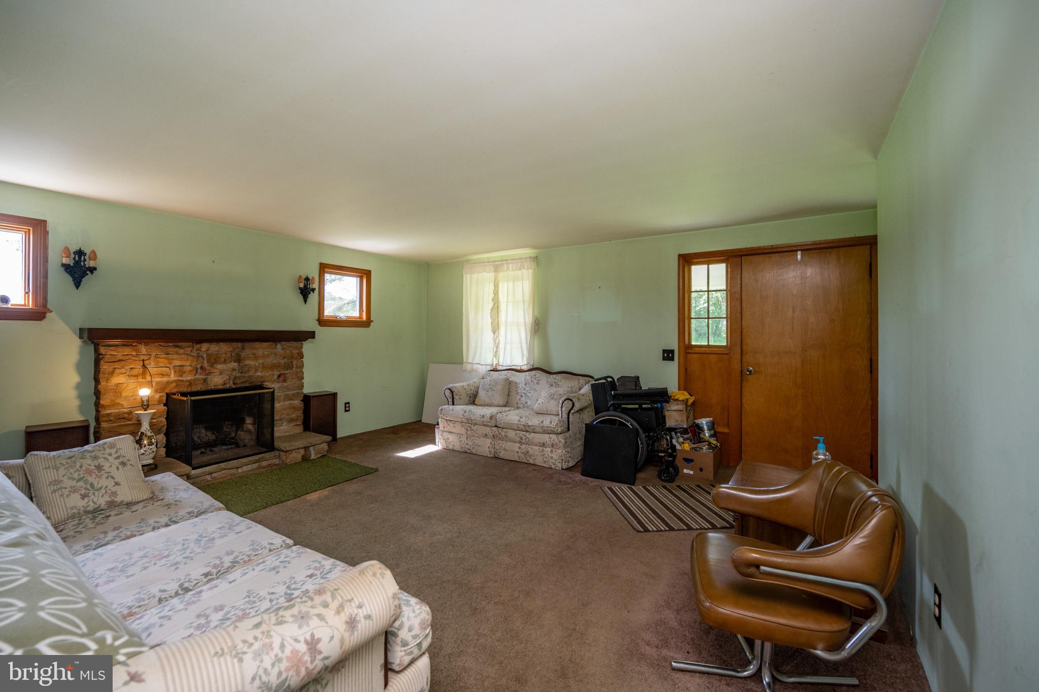 1073 GEORGE WASHINGTON HIGHWAY