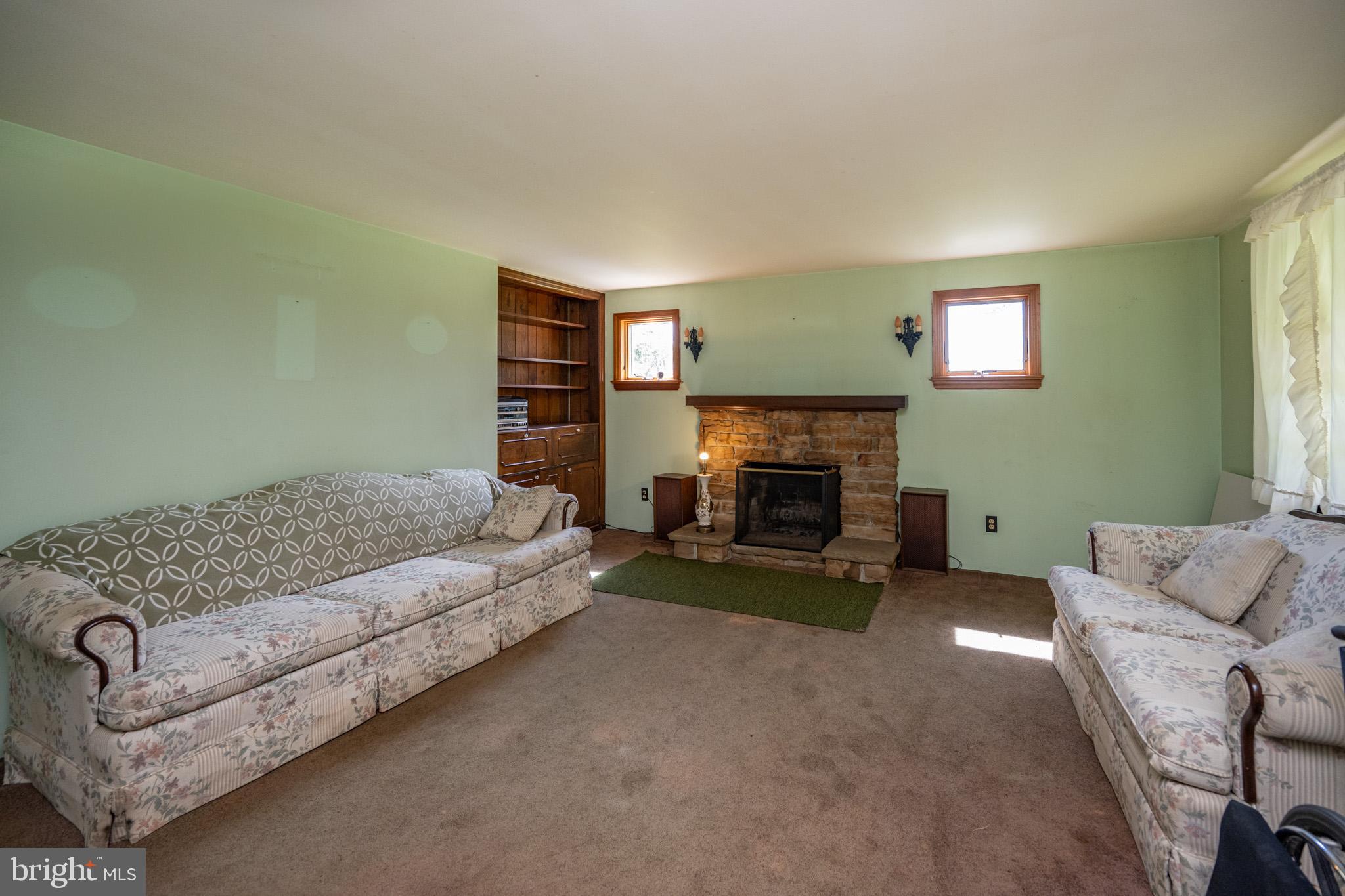 1073 GEORGE WASHINGTON HIGHWAY