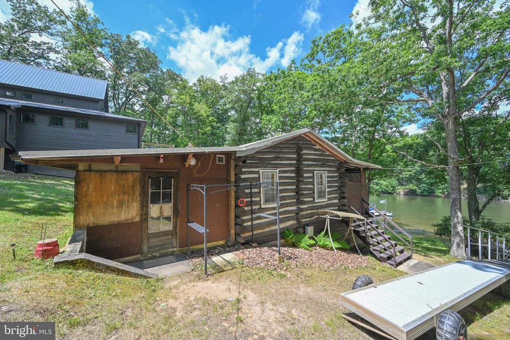 179 LAUREL LANE