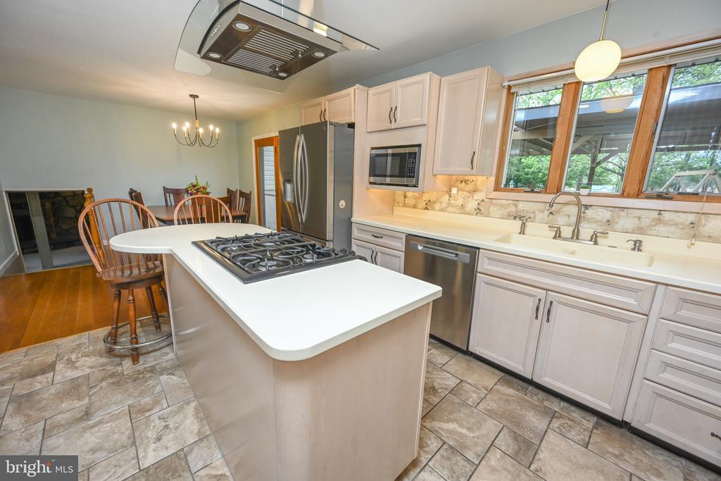 1220 BROADFORD ROAD
