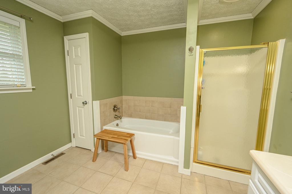 1220 BROADFORD ROAD