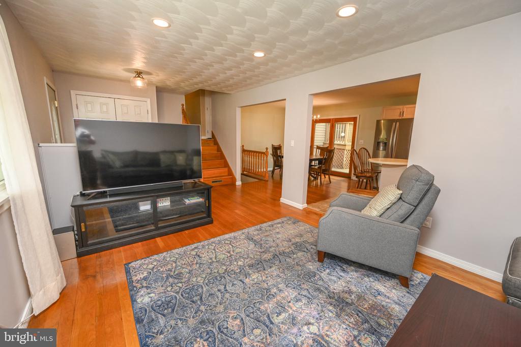 1220 BROADFORD ROAD
