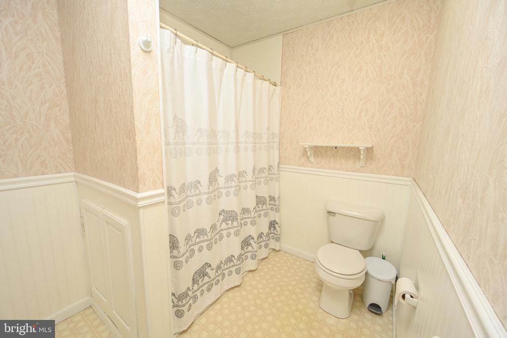 1220 BROADFORD ROAD