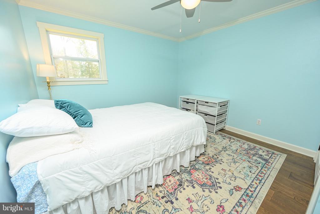 1220 BROADFORD ROAD