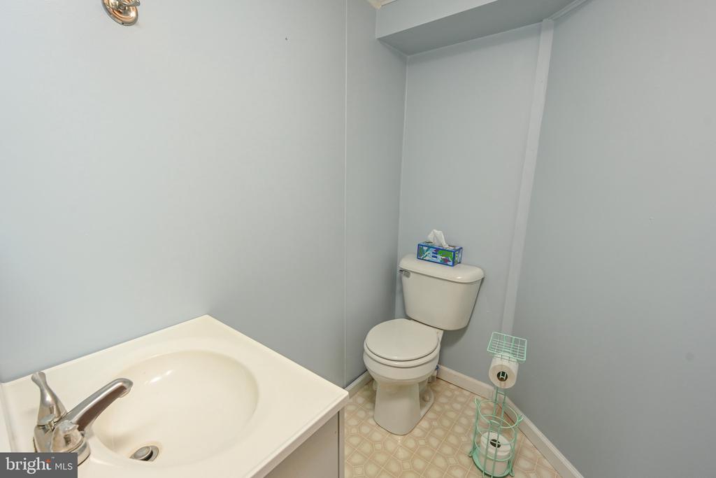 1220 BROADFORD ROAD