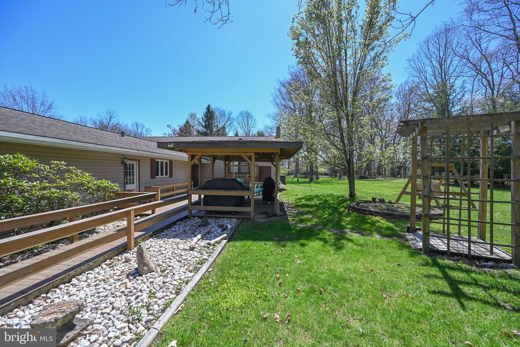 1220 BROADFORD ROAD
