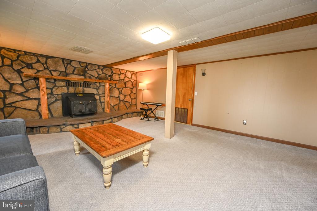 1220 BROADFORD ROAD