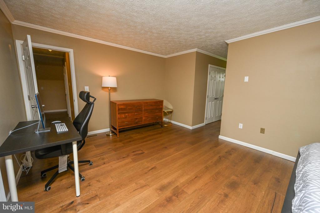 1220 BROADFORD ROAD