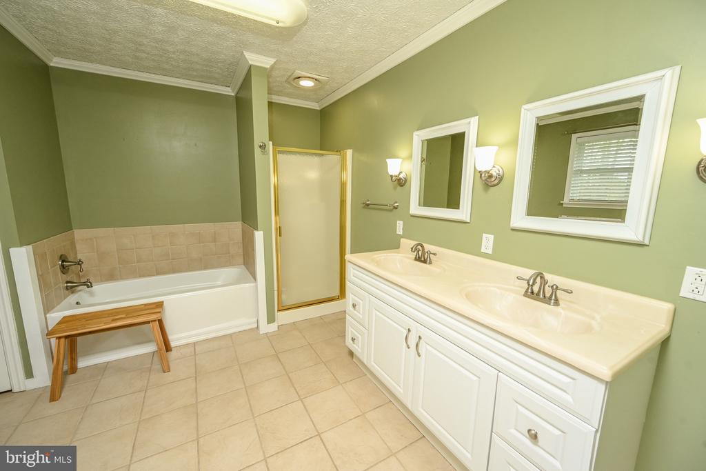 1220 BROADFORD ROAD