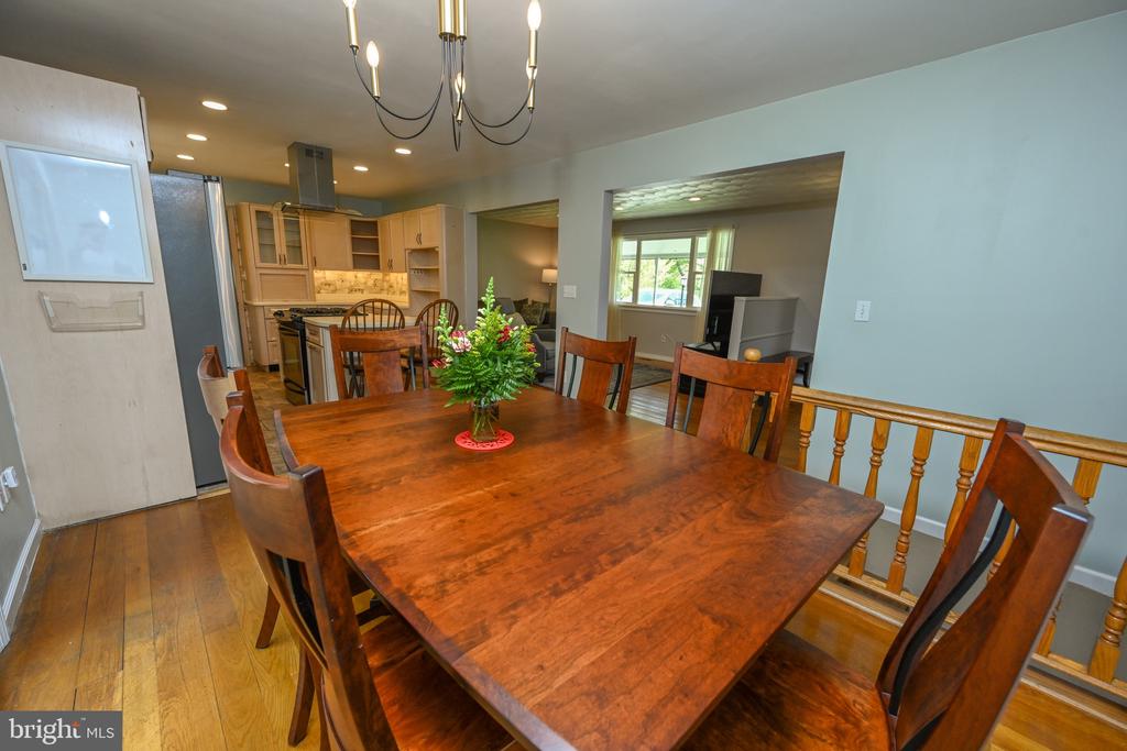 1220 BROADFORD ROAD