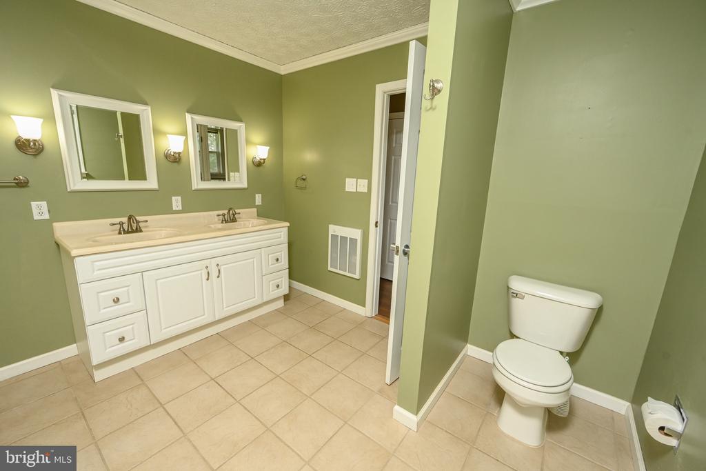 1220 BROADFORD ROAD