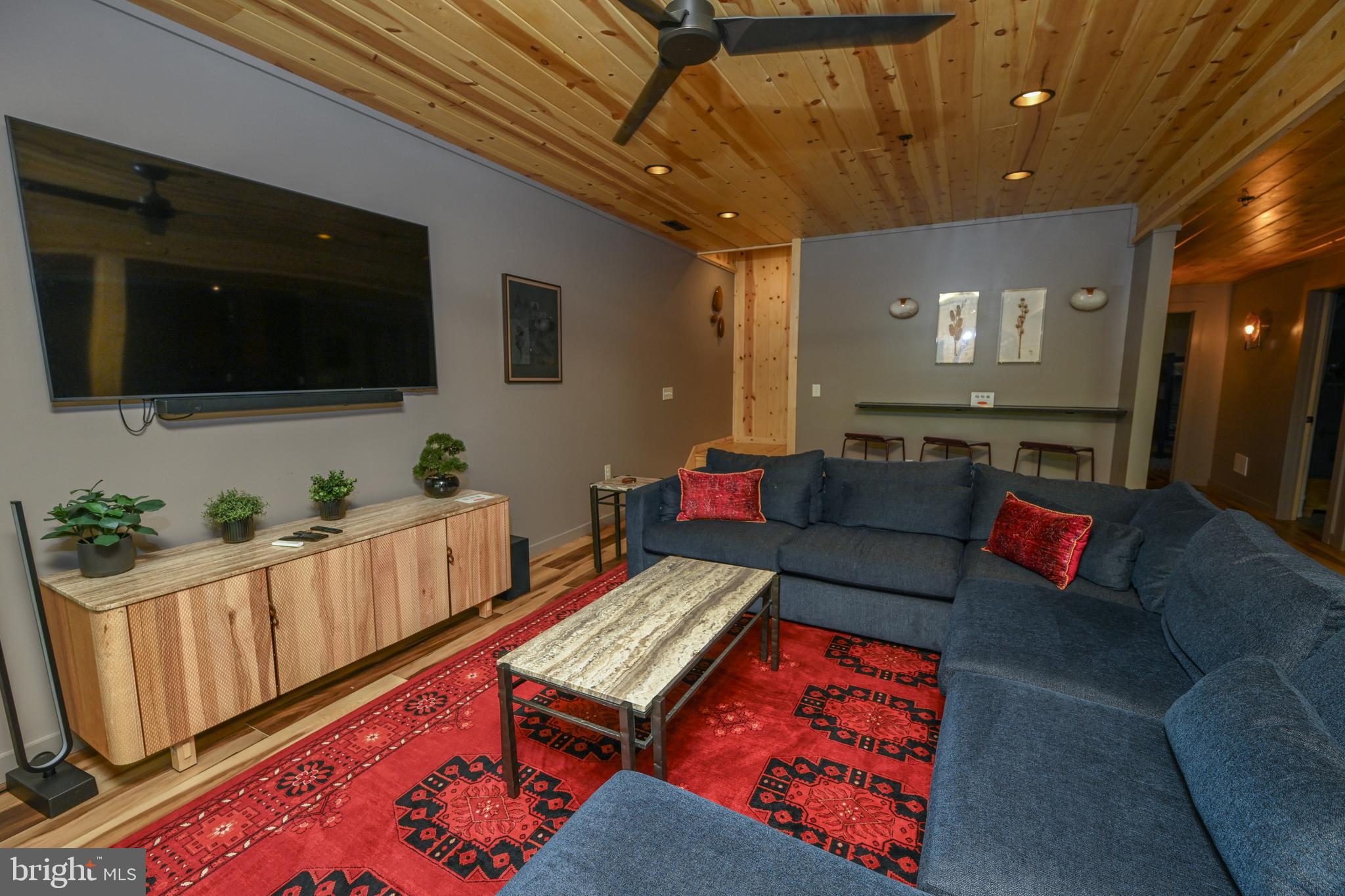 1067 N CAMP ROAD