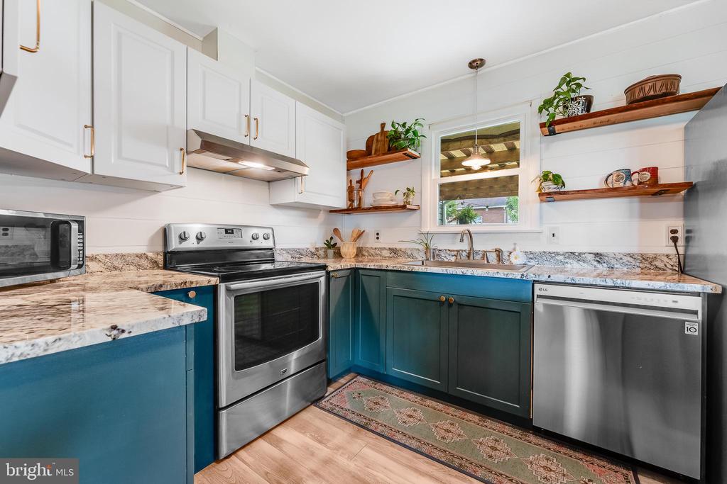 215 N 10TH STREET