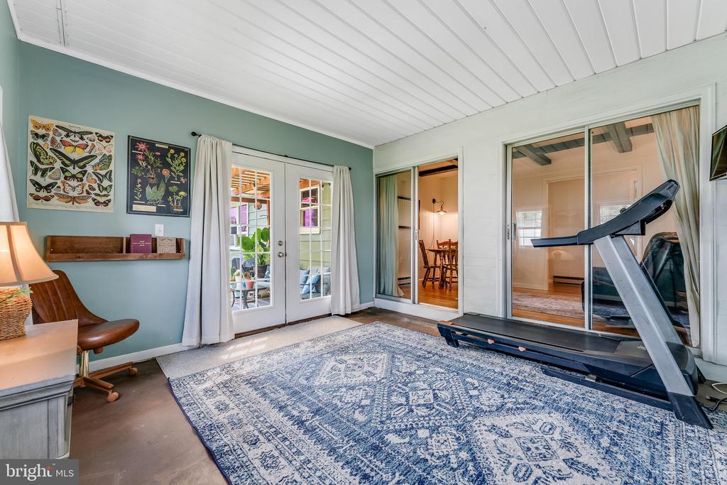 215 N 10TH STREET
