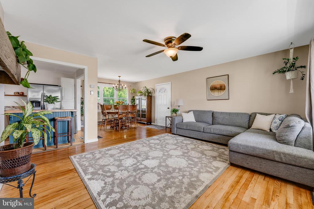 215 N 10TH STREET