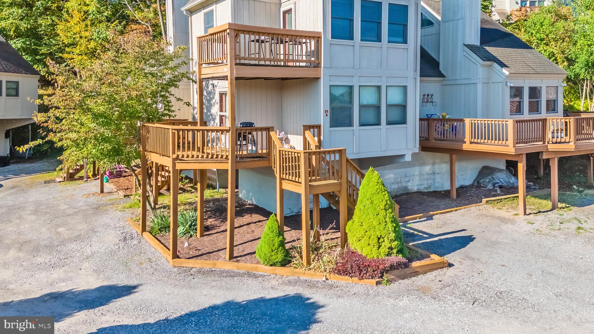 157 JEFFREY LANE 21A