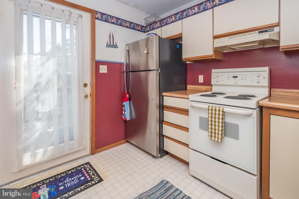 157 JEFFREY LANE 21A