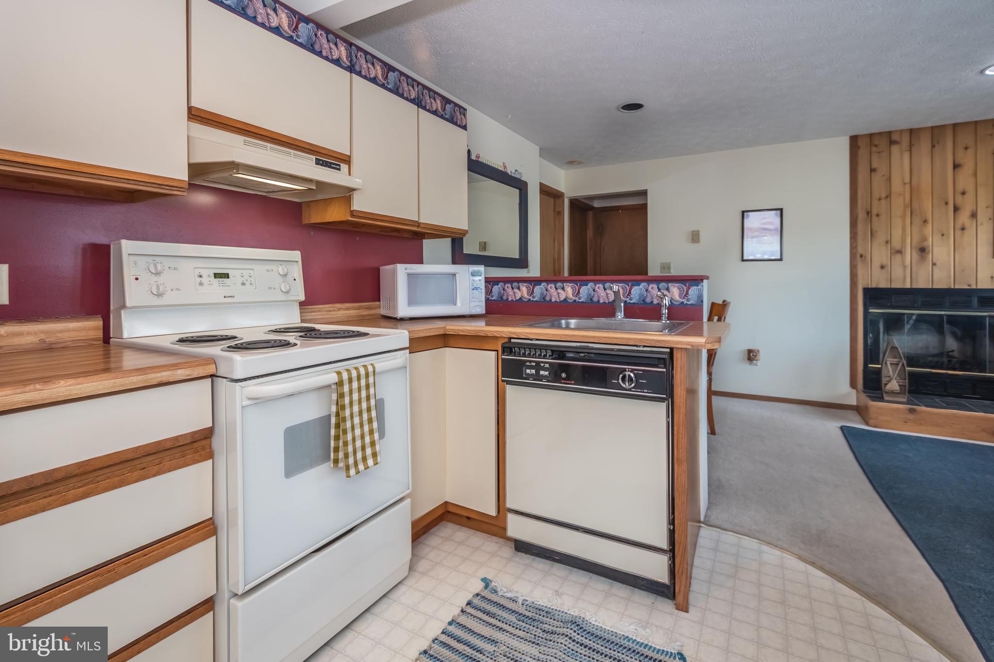 157 JEFFREY LANE 21A