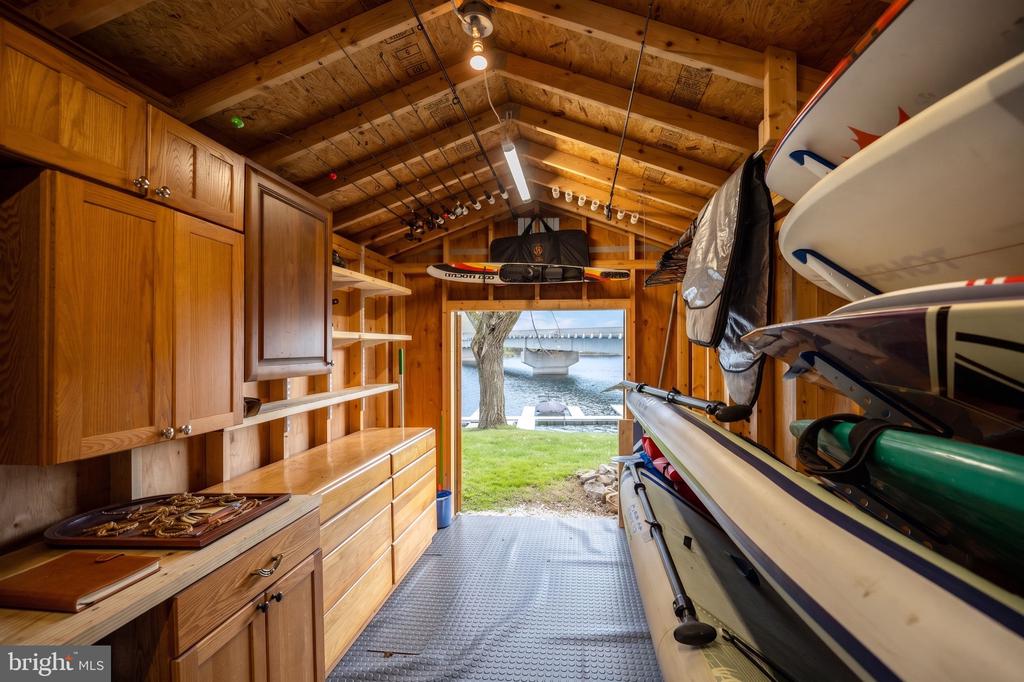 48 STONE TAVERN LN Unit: 2
