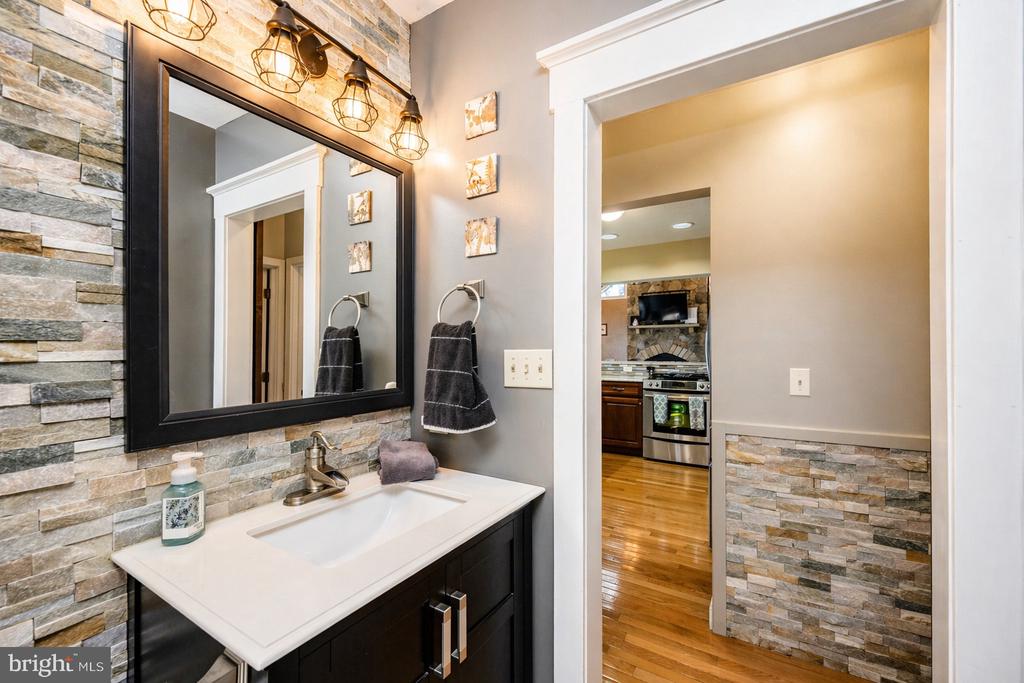 48 STONE TAVERN LN Unit: 2