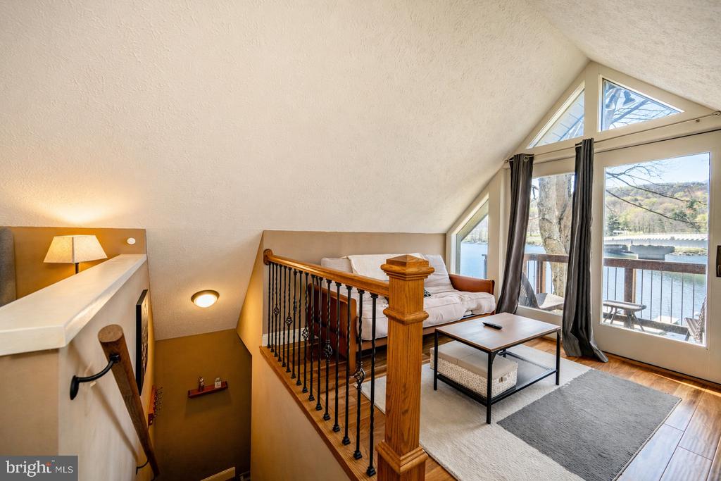 48 STONE TAVERN LN Unit: 2