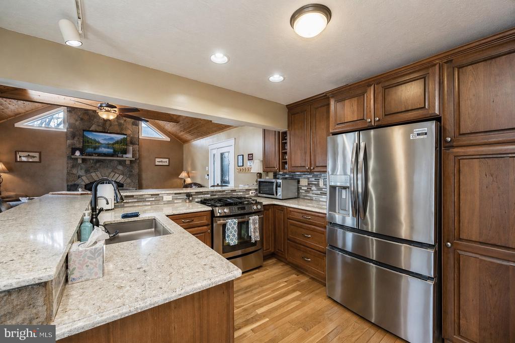 48 STONE TAVERN LN Unit: 2