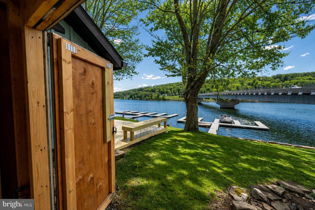 48 STONE TAVERN LN Unit: 2