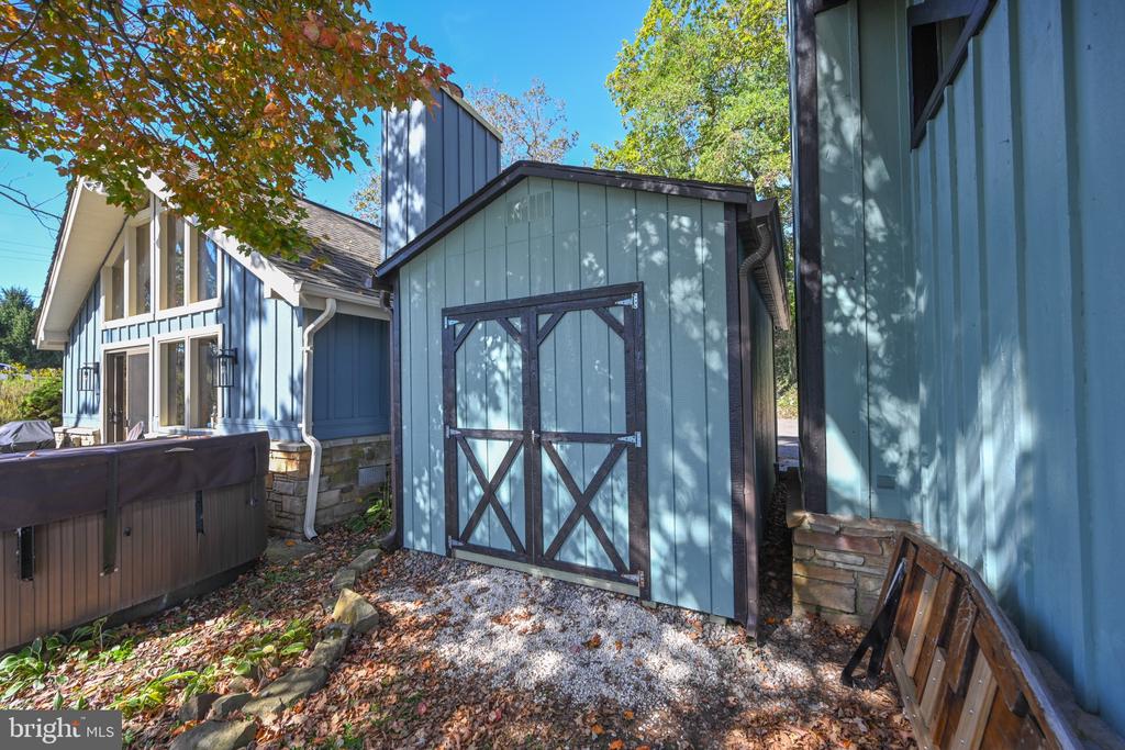 48 STONE TAVERN LN Unit: 2