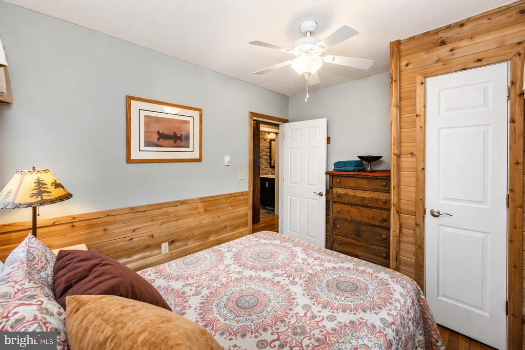 48 STONE TAVERN LN Unit: 2