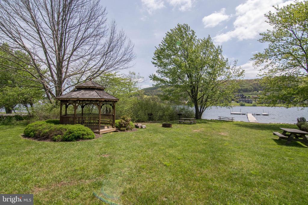 48 BRIGHT PASSAGE 5B