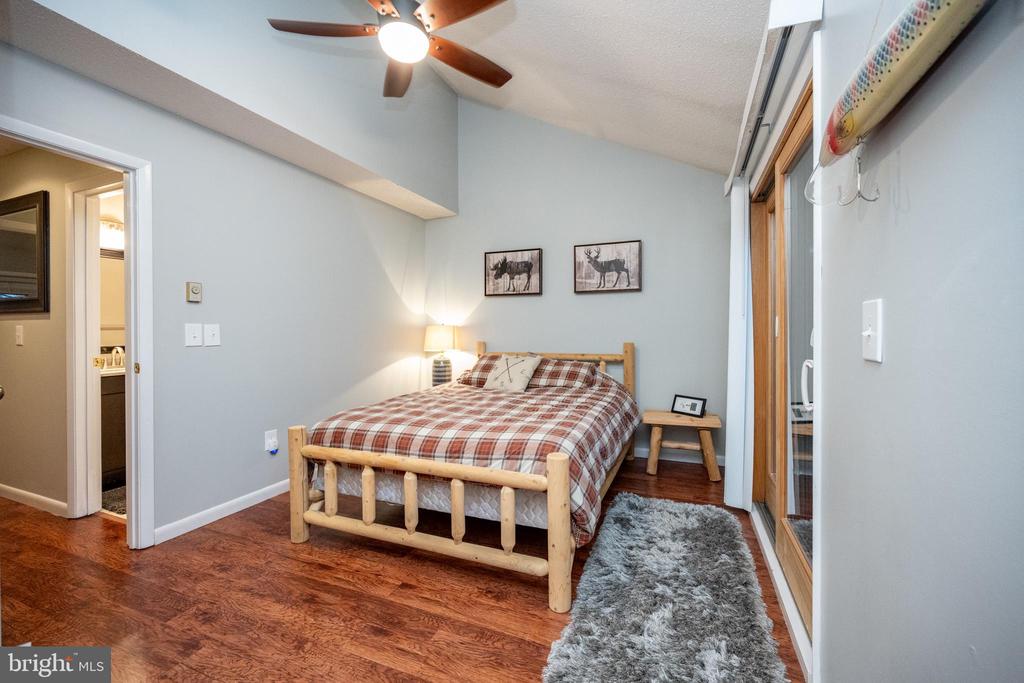 48 BRIGHT PASSAGE 5B
