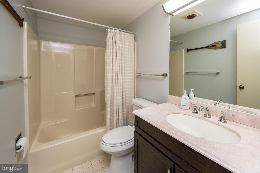 48 BRIGHT PASSAGE 5B