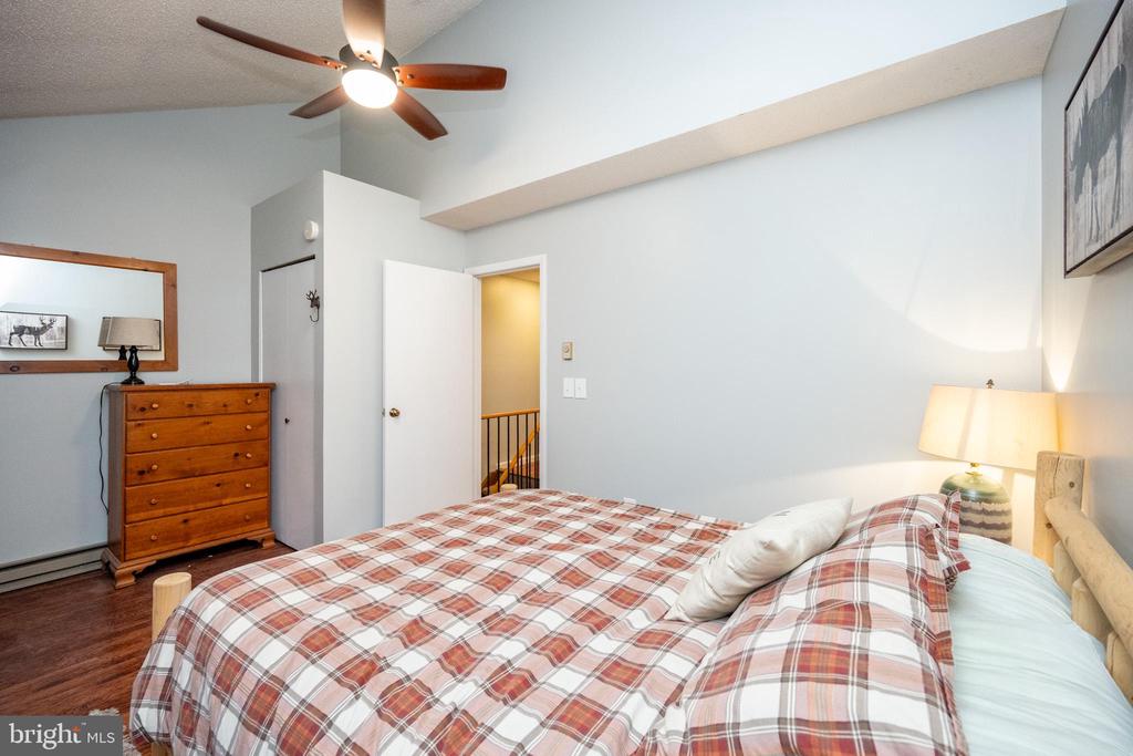 48 BRIGHT PASSAGE 5B