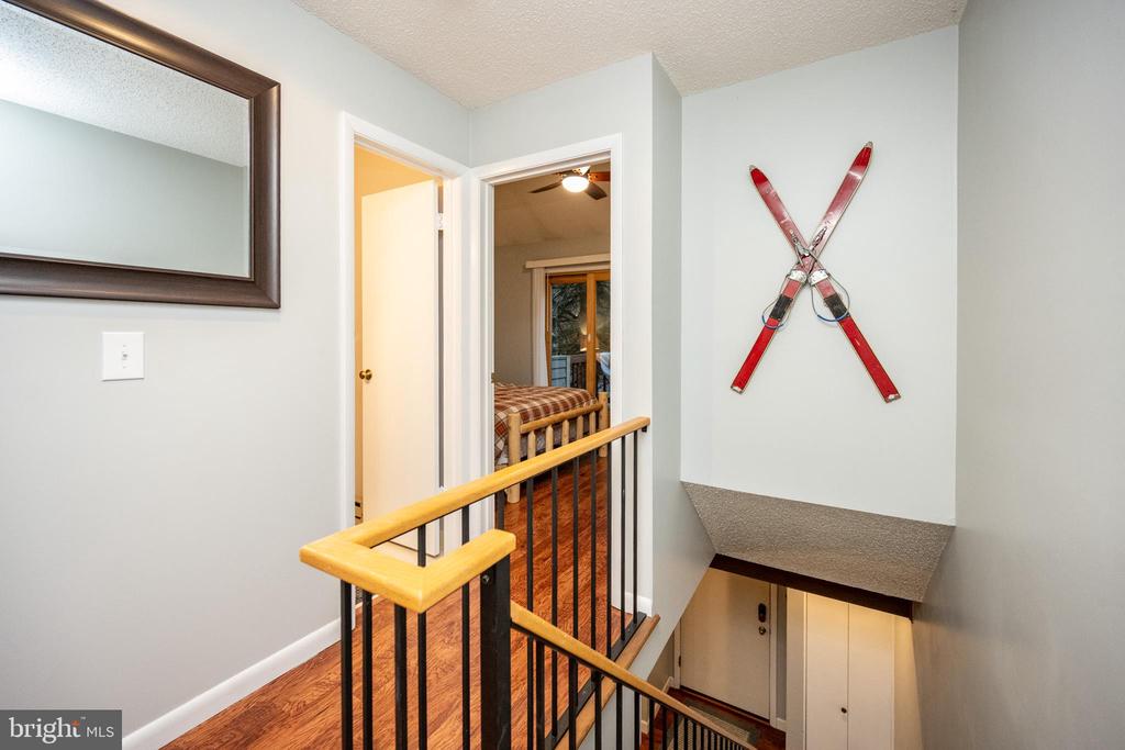 48 BRIGHT PASSAGE 5B