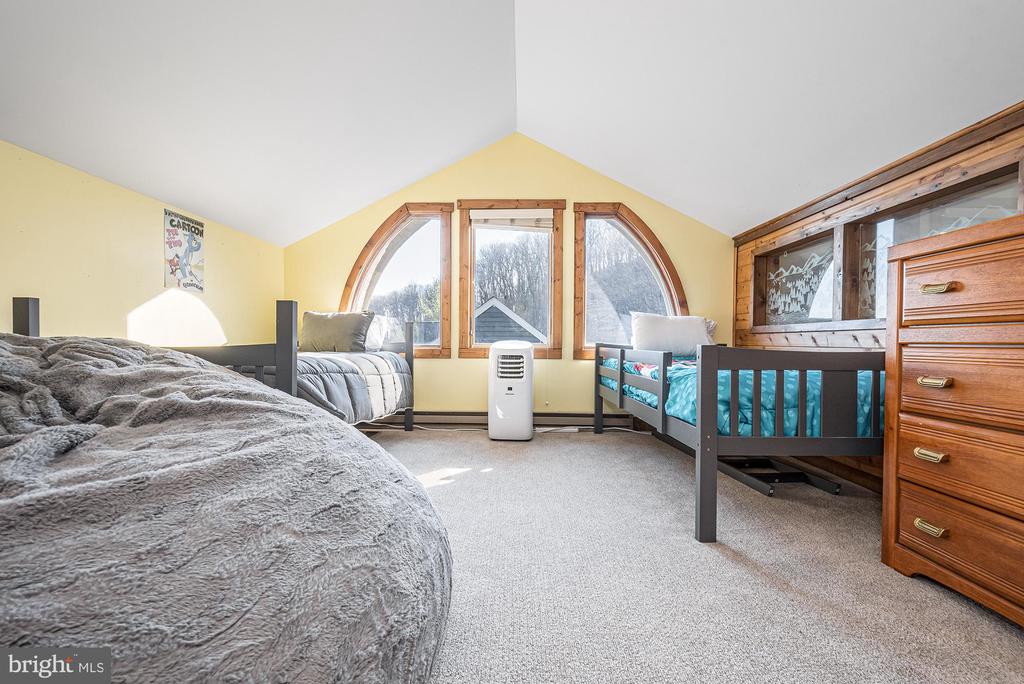 12 WINDING WAY 18A
